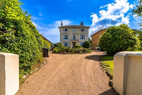 2 bedroom apartment for sale, Pennington Road, Southborough, Tunbridge Wells