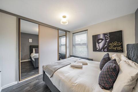 15 Wilcox Close, London, SW8 2UD