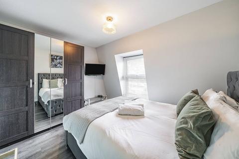 15 Wilcox Close, London, SW8 2UD