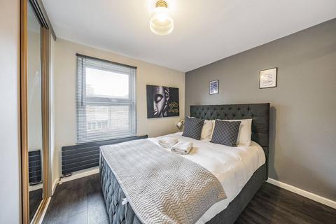 15 Wilcox Close, London, SW8 2UD