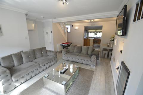 3 bedroom terraced house for sale, Ivyhouse Road, Dagenham