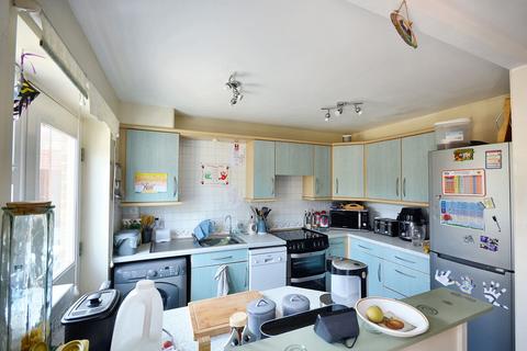 62 Gordon Close, Ashford, TN24 8RQ