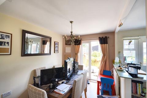 62 Gordon Close, Ashford, TN24 8RQ