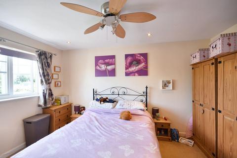 62 Gordon Close, Ashford, TN24 8RQ