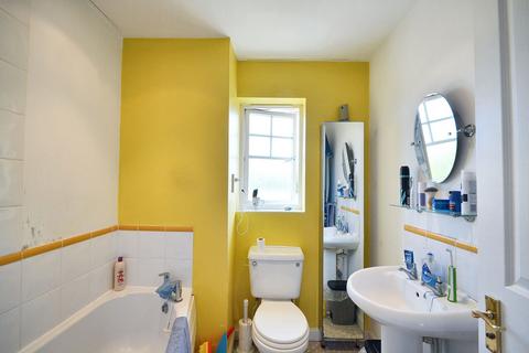 62 Gordon Close, Ashford, TN24 8RQ