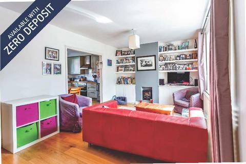 3 bedroom terraced house to rent, Daffodil Street, W12