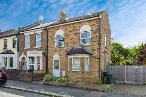 2 bedroom detached house to rent, Hatherley Road, Walthamstow, London, E17