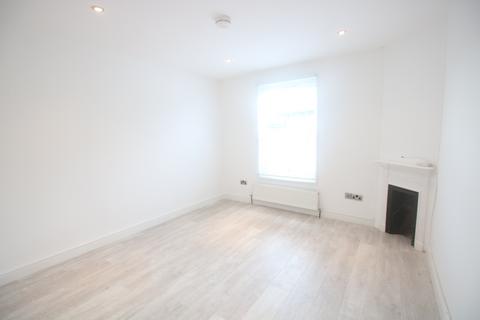 Studio to rent, Westcourt Road