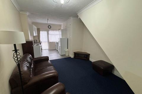 1 bedroom flat to rent, Cavendish Gardens, Barking, Essex