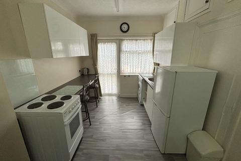 1 bedroom flat to rent, Cavendish Gardens, Barking, Essex