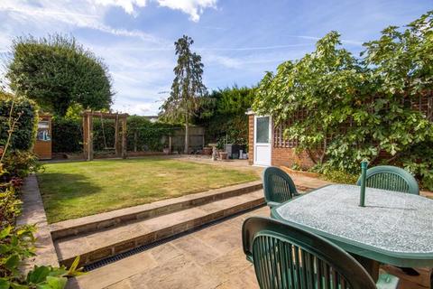 2 bedroom detached bungalow for sale, Arnolds Close, Brentwood CM13