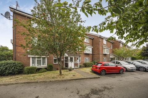 2 bedroom apartment for sale, Misbourne Court Langley SL3 8LG