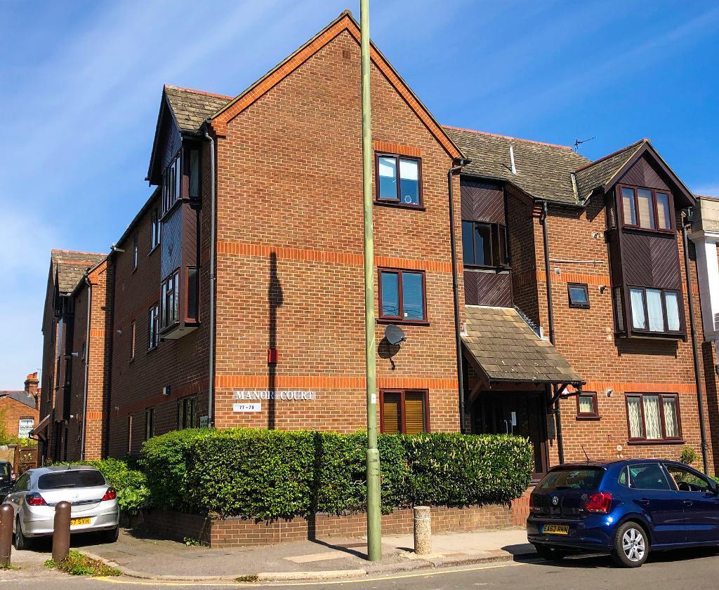 Cricklewood Lane, London NW2 2 bed flat for sale - £375,000