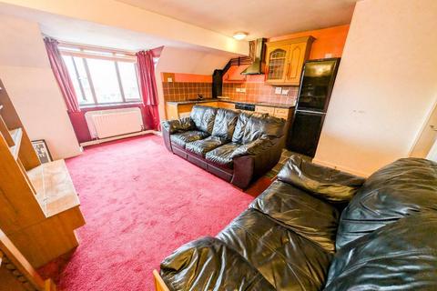 2 bedroom flat for sale, Cricklewood Lane, London NW2