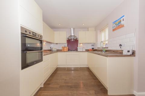 4 bedroom townhouse for sale, Springfield Close, Lofthouse, Wakefield