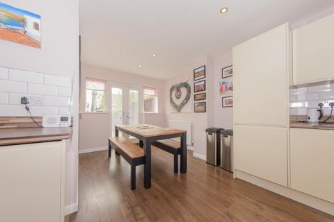 4 bedroom townhouse for sale, Springfield Close, Lofthouse, Wakefield