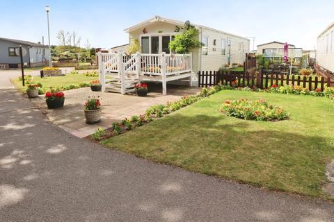 2 bedroom bungalow for sale, Great Bentley Country Park, Great Bentley, CO7