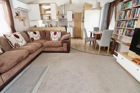 2 bedroom bungalow for sale, Great Bentley Country Park, Great Bentley, CO7