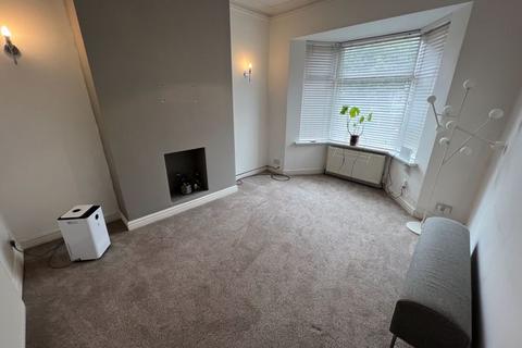 3 bedroom terraced house to rent, Shakespeare Crescent, Manchester
