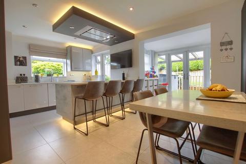 4 bedroom detached house for sale, Abbots Way, Fairfield