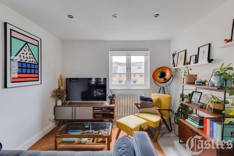 161 Riverside Close, London, E5 9ST
