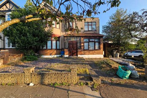 7 Worcester Gardens, Ilford, IG1 3NP