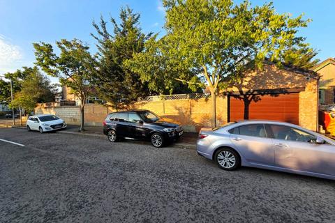 7 Worcester Gardens, Ilford, IG1 3NP