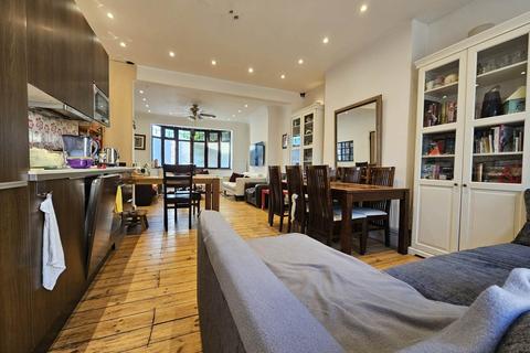 7 Worcester Gardens, Ilford, IG1 3NP