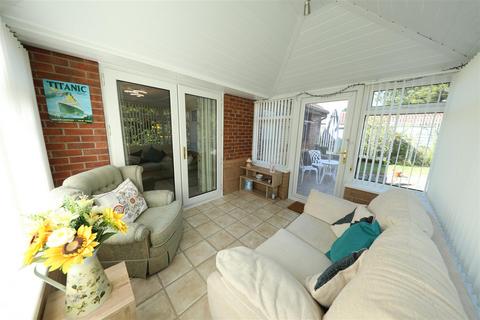 2 bedroom detached bungalow for sale, Oribi Close, Hull