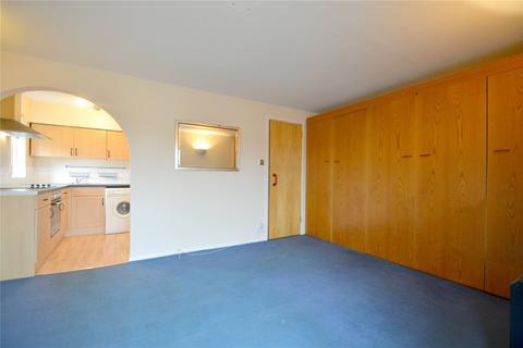 Studio to rent, Adams Way, Croydon, CR0