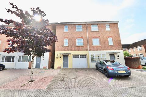 12 Blacksmith Close, Oakdale, Blackwood, NP12 0BG