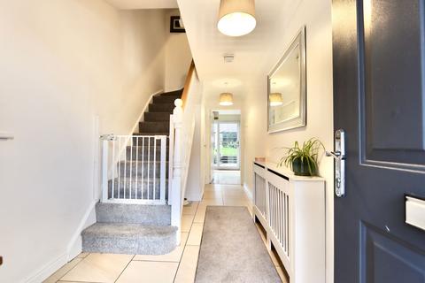12 Blacksmith Close, Oakdale, Blackwood, NP12 0BG