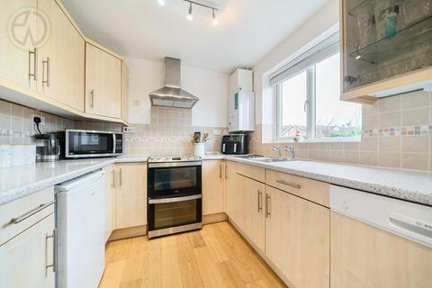 33 Heathfield Drive, Mitcham, CR4 3RD