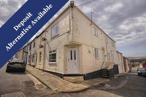 2 bedroom end of terrace house to rent, Child Street, Brotton