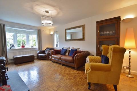 20 Ickford Road, Tiddington, Thame, OX9 2LR
