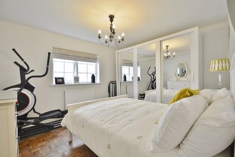20 Ickford Road, Tiddington, Thame, OX9 2LR