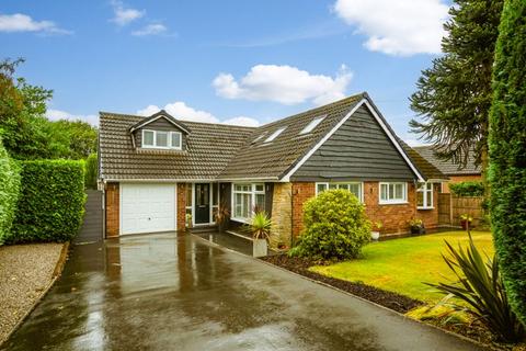 4 bedroom detached bungalow for sale, Summercourt Drive, Kingswinford DY6