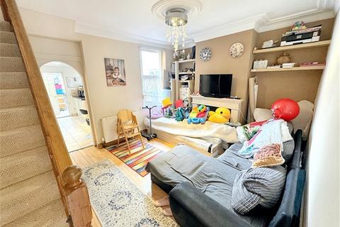 3 bedroom terraced house to rent, Cann Hall Road, Leytonstone