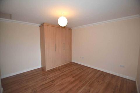 3 bedroom apartment to rent, Laxfield Drive, Milton Keynes MK10