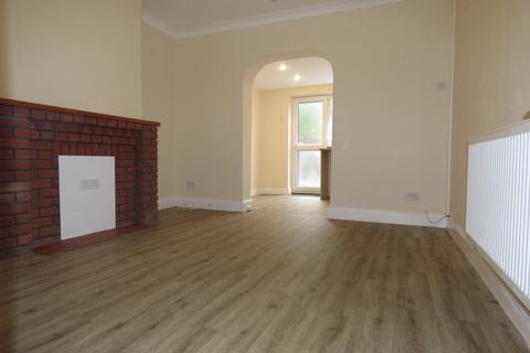 2 bedroom end of terrace house to rent, Spital Street, Lincoln,