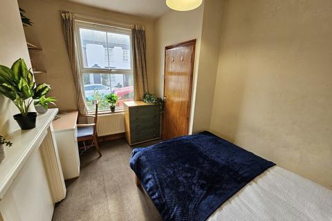 1 bedroom in a house share to rent, Warwick Street