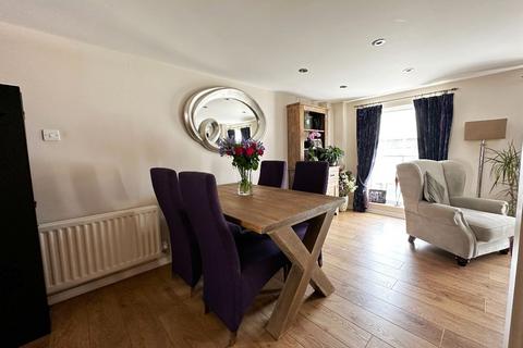 2 bedroom apartment for sale, Apartment ,  Station Road, Kenilworth