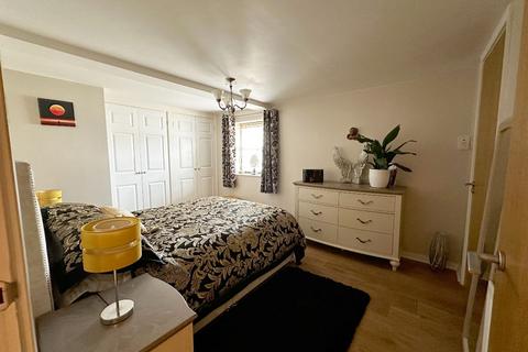 2 bedroom apartment for sale, Apartment ,  Station Road, Kenilworth