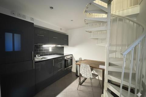 undefined, High Road, Finchley, N12