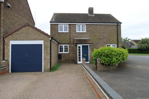 3 bedroom detached house for sale, St James Close, Hanslope, Milton Keynes