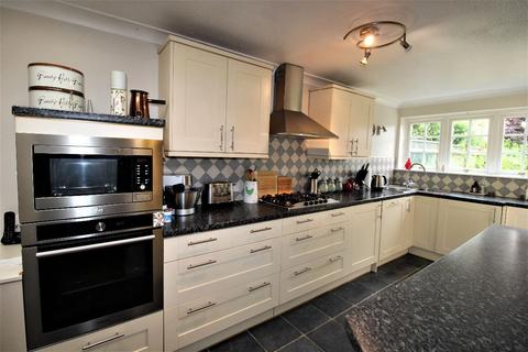 3 bedroom detached house for sale, St James Close, Hanslope, Milton Keynes