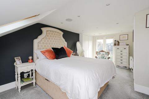 37 Cecil Road, London, SW19 1JR