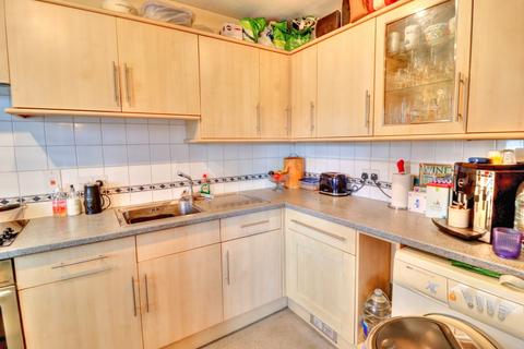 2 bedroom apartment for sale, Lexham Gardens, Amersham HP6