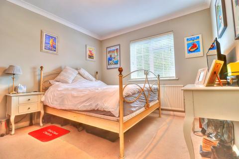 2 bedroom apartment for sale, Lexham Gardens, Amersham HP6