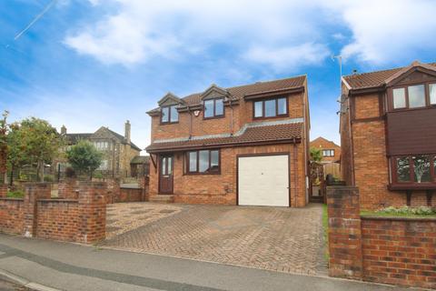 4 bedroom detached house for sale, Springbank Avenue, Morley LS27